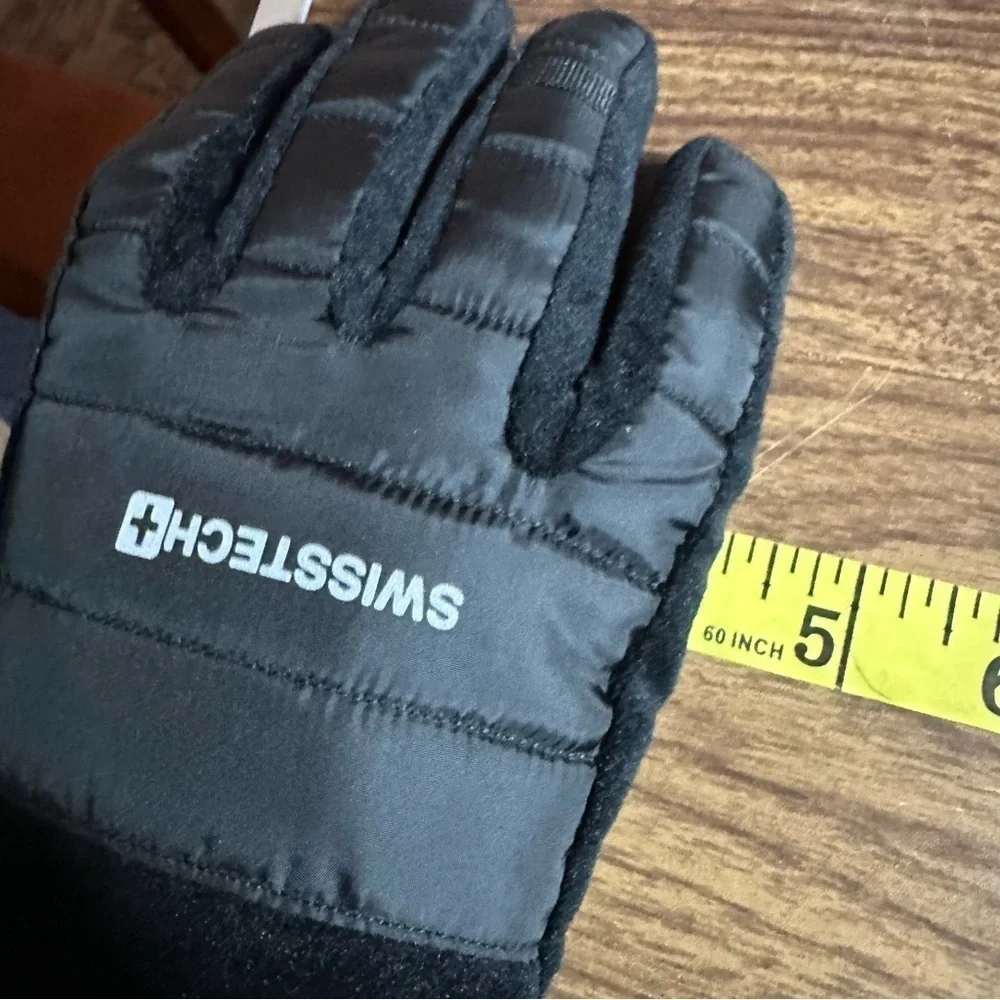 Swiss Tech Ultra Warm Outdoor Black Gloves, S/M